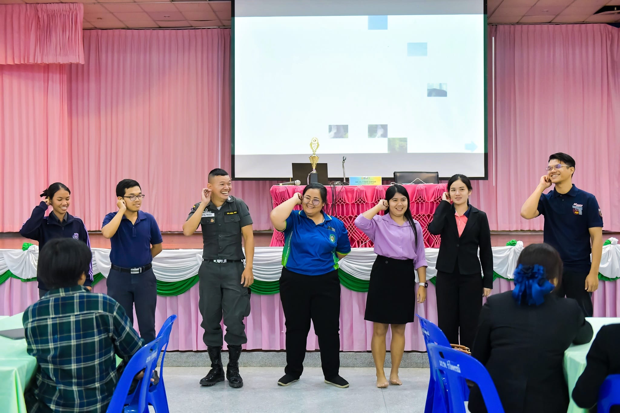 กิจกรรมการเรียนรู้บนเวที